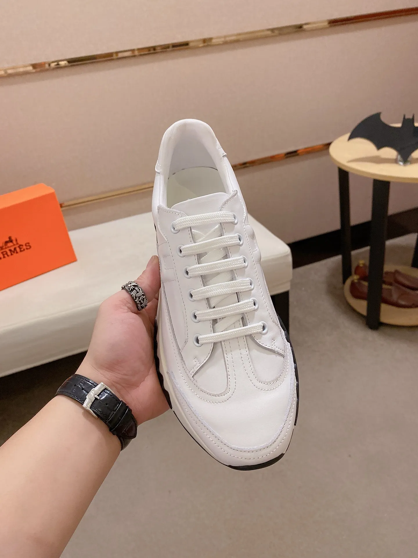 Ex-factory price: 500💰《HERMES》【Classic original single version】Hermès; top 🔝purchasing agent🔍🔍men's latest 🇺🇸sold simultaneously, original imported from Italy ▲▲first-layer cowhide ▲▲ (high-end, nobility and class) ) Exquisite workmanship (Italian 🇮🇹 imported water-dyed 🐂 cowhide lining) sole: original sole provided by the original factory, ⚠️exclusive double-layer activity·TPR·rubber·combined molded outsole; super comfortable·wear-resistant·non-slip·environmental protection The real thing is more beautiful when photographed in kind (high quality, following orders), you can come in and out at will * Number of yards: 38·39·40·41·42·43·44# (can be customized 45.)